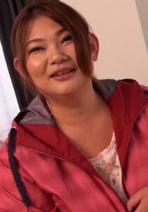 ひまわり畑から飛び出してきた明るい笑顔のぽっちゃり熟女を少しだけ！とナンパしてホテルに誘いなし崩しの嵌め撮りSEX！