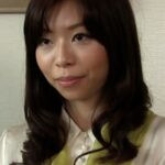 30代の上品でセレブな奥様を騙して生ハメ～生中出し！上品でセレブな雰囲気の奥様が豹変！？旦那以外の若い他人棒に絡みつくマ○コ！！