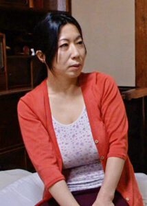 激しいオナニーで自分を慰める欲求不満の超巨乳母さん！そんな母を慰める親孝行な愚息との禁断情事！