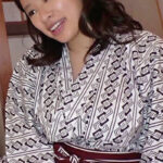 旦那の横で爆乳奥さんをマッサージ→ハメ倒す！