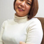 日焼け跡がスケベすぎる人妻に中出し、ハメ撮り、好き放題！
