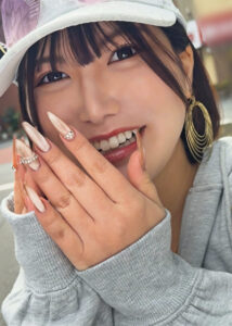 路上ナンパですぐにお持ち帰り出来ちゃって飲むと速攻ハメれる超尻軽ww友達や彼氏と遊びすぎて金なし→バイトしまくりで留年しちゃった金欠むちむちマゾJD あかりちゃん 23歳